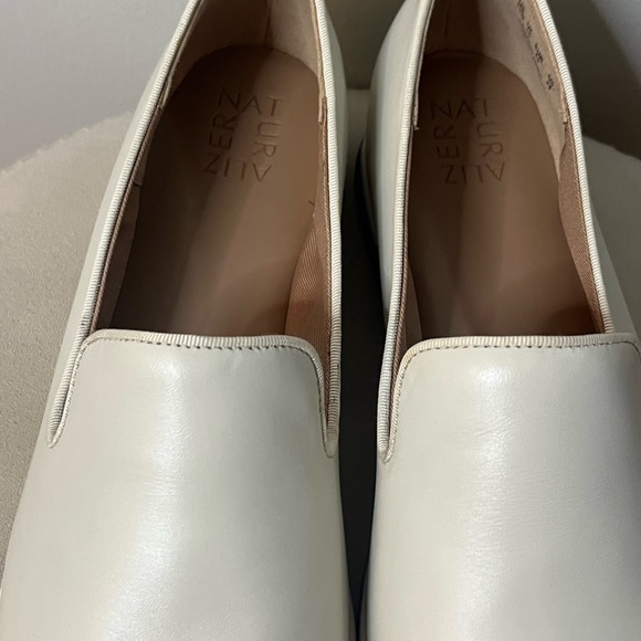 Naturalizer Effortless Satin Pearl Cream Leather Women's Loafers Comfort 12 WIDE - Picture 11 of 16